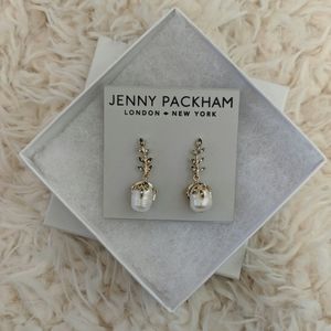 Pearl drop earrings